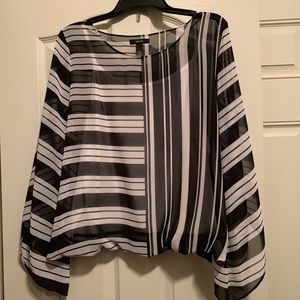 Alfani blk & white blouse